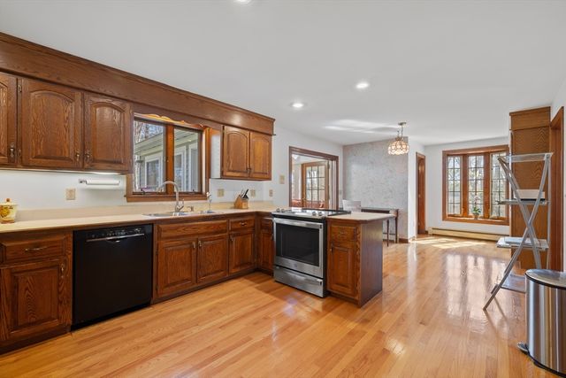 60 Cambridge Rd, Hampstead, NH 03841