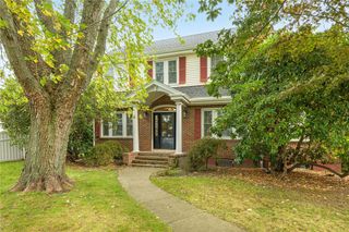 10 Evergreen Avenue, Middletown, RI 02842
