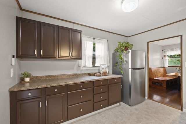 715 E Cooke Road, Columbus, OH 43214