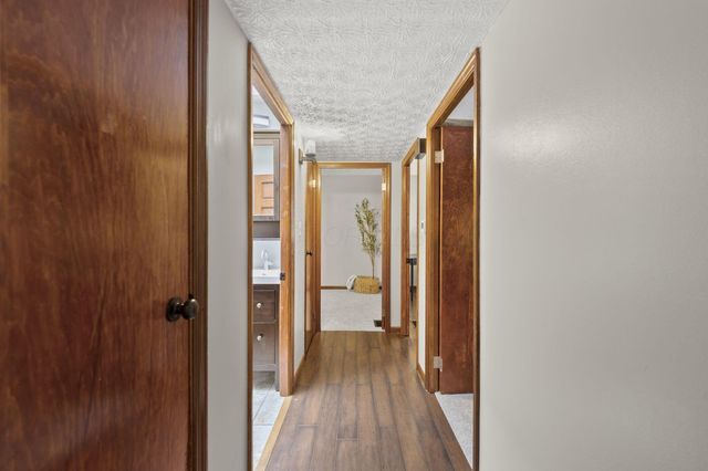 715 E Cooke Road, Columbus, OH 43214