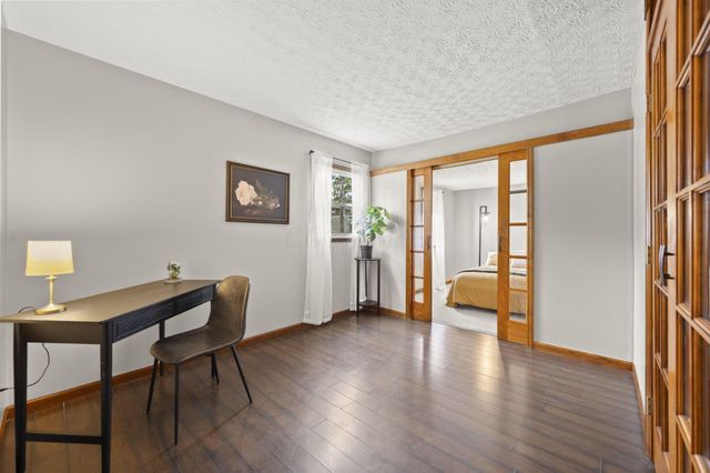 715 E Cooke Road, Columbus, OH 43214