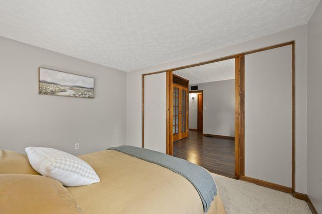 715 E Cooke Road, Columbus, OH 43214