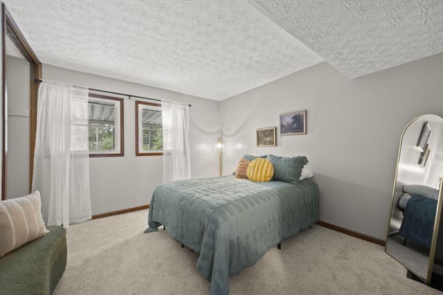 715 E Cooke Road, Columbus, OH 43214