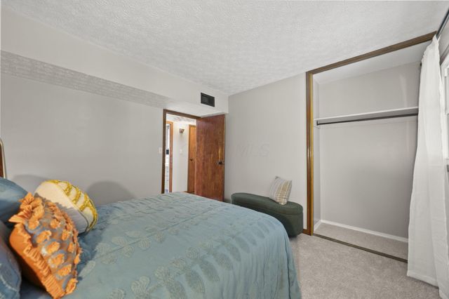 715 E Cooke Road, Columbus, OH 43214