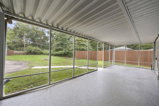 715 E Cooke Road, Columbus, OH 43214