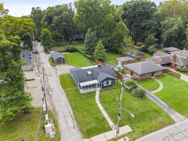715 E Cooke Road, Columbus, OH 43214