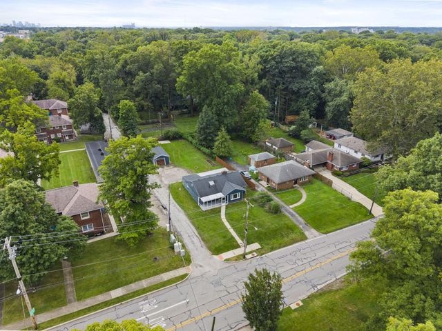 715 E Cooke Road, Columbus, OH 43214