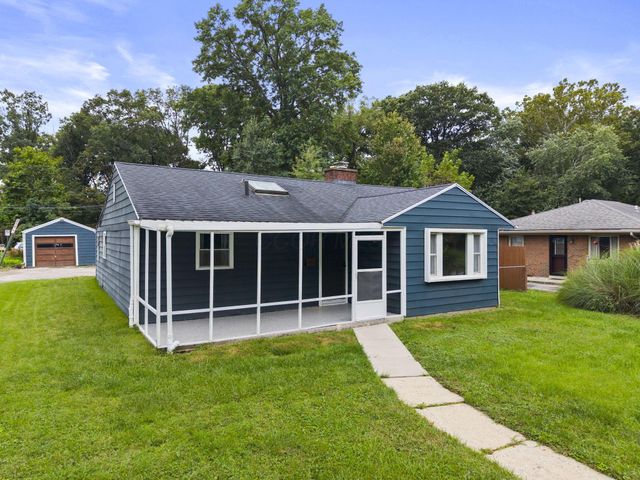 715 E Cooke Road, Columbus, OH 43214