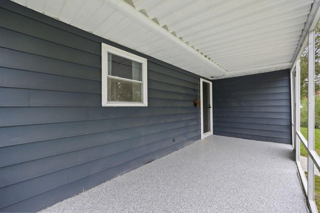 715 E Cooke Road, Columbus, OH 43214