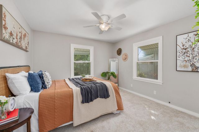 822 S Edgemoor St, Wichita, KS 67218