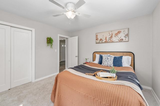 822 S Edgemoor St, Wichita, KS 67218