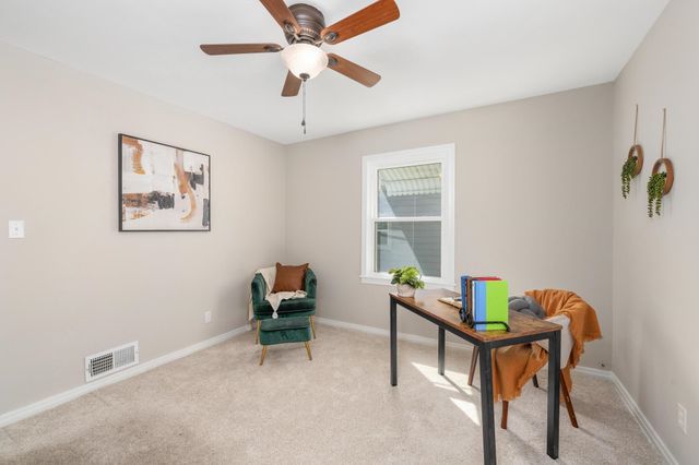 822 S Edgemoor St, Wichita, KS 67218