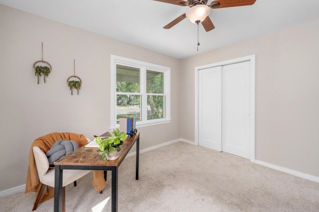 822 S Edgemoor St, Wichita, KS 67218