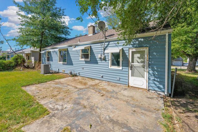 822 S Edgemoor St, Wichita, KS 67218