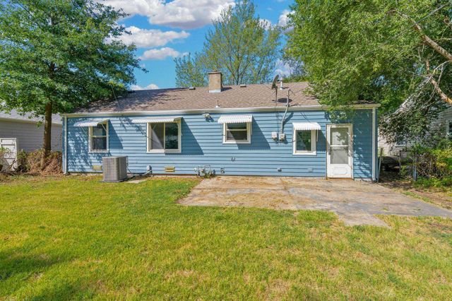 822 S Edgemoor St, Wichita, KS 67218