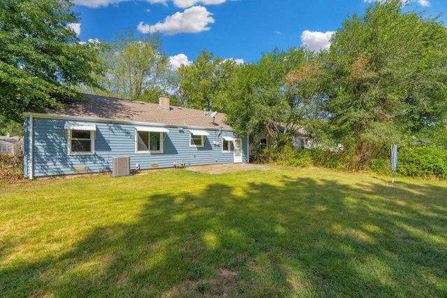 822 S Edgemoor St, Wichita, KS 67218