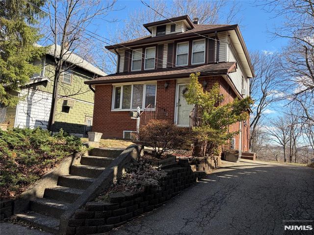 528 Terrace Avenue, Hasbrouck Heights, NJ 07604