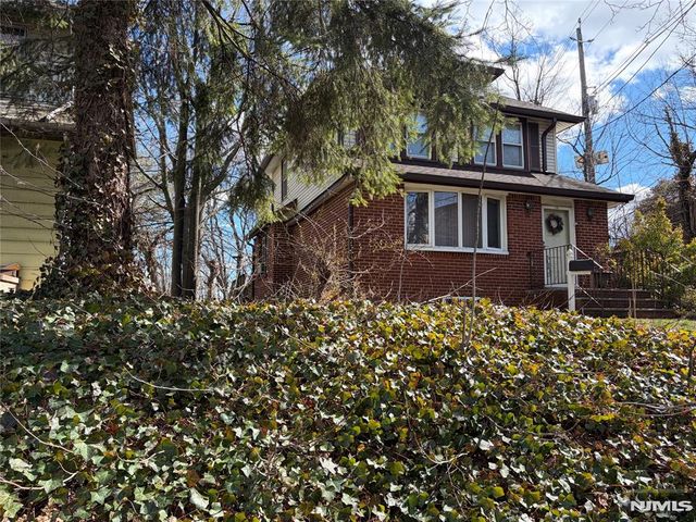 528 Terrace Avenue, Hasbrouck Heights, NJ 07604