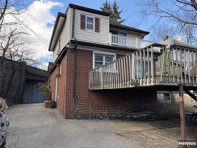 528 Terrace Avenue, Hasbrouck Heights, NJ 07604