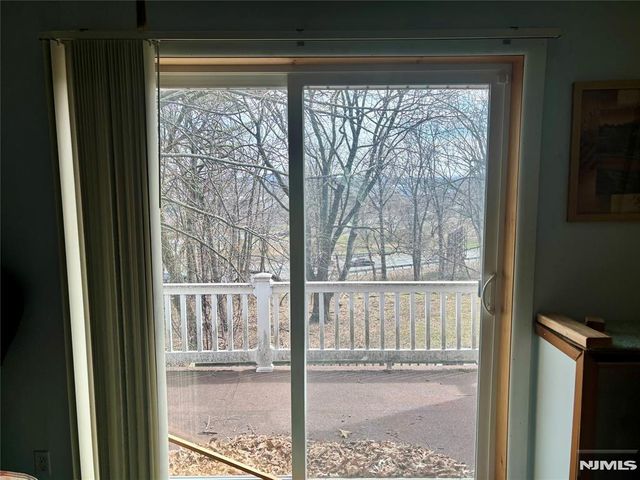 528 Terrace Avenue, Hasbrouck Heights, NJ 07604