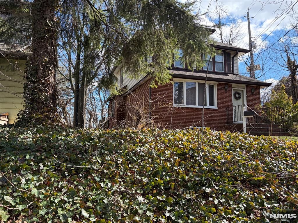 528 Terrace Avenue, Hasbrouck Heights, NJ 07604