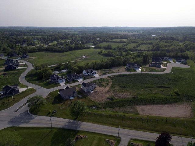 S54W25487 Pebble Brook COURT, Waukesha, WI 53189