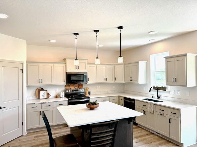 S54W25487 Pebble Brook COURT, Waukesha, WI 53189