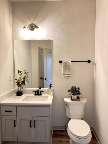 S54W25487 Pebble Brook COURT, Waukesha, WI 53189