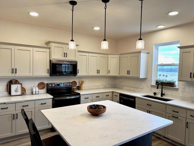 S54W25487 Pebble Brook COURT, Waukesha, WI 53189