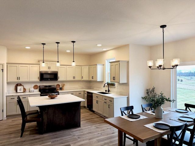 S54W25487 Pebble Brook COURT, Waukesha, WI 53189