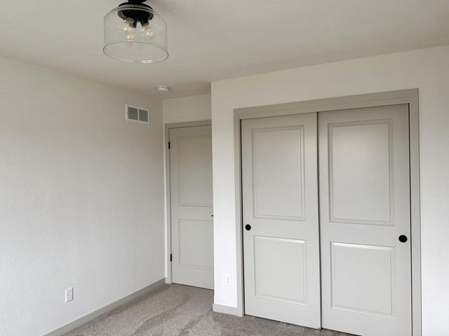 S54W25487 Pebble Brook COURT, Waukesha, WI 53189