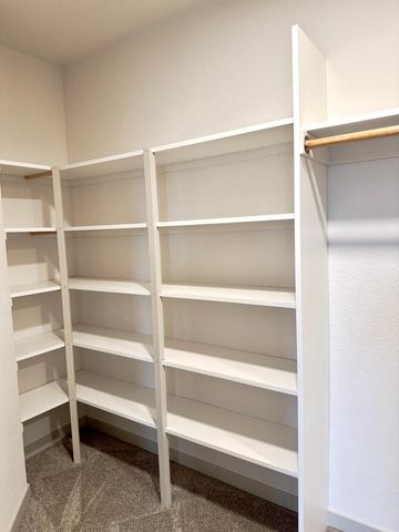 S54W25487 Pebble Brook COURT, Waukesha, WI 53189