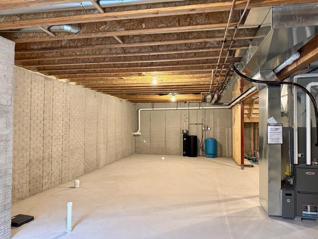 S54W25487 Pebble Brook COURT, Waukesha, WI 53189