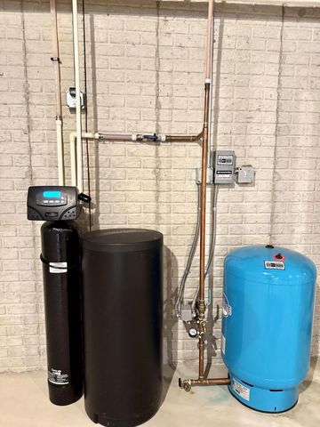 S54W25487 Pebble Brook COURT, Waukesha, WI 53189