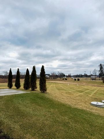 S54W25487 Pebble Brook COURT, Waukesha, WI 53189