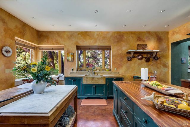 5975 Silverado Trl, Napa, CA 94558