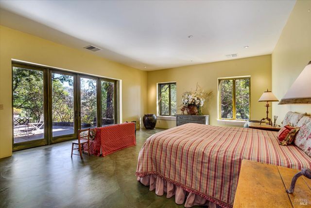 5975 Silverado Trl, Napa, CA 94558