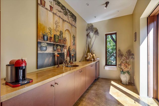 5975 Silverado Trl, Napa, CA 94558