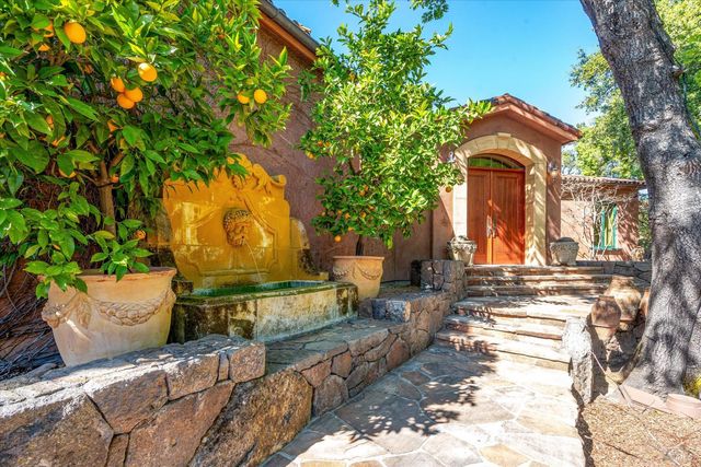 5975 Silverado Trl, Napa, CA 94558