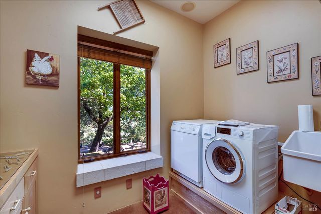 5975 Silverado Trl, Napa, CA 94558