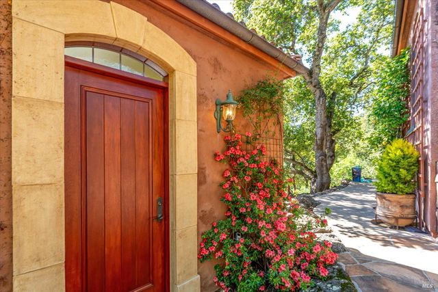 5975 Silverado Trl, Napa, CA 94558