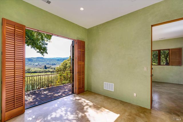 5975 Silverado Trl, Napa, CA 94558