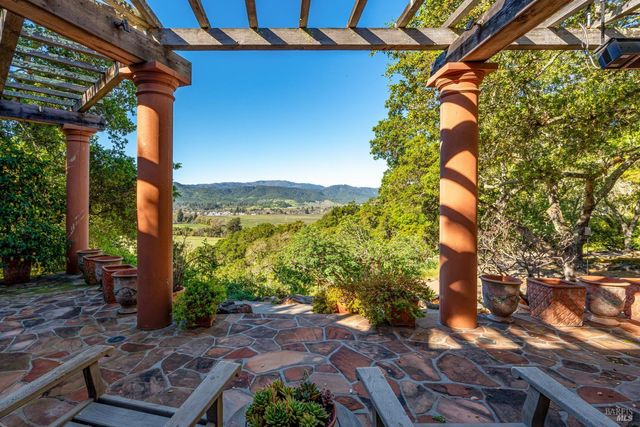 5975 Silverado Trl, Napa, CA 94558