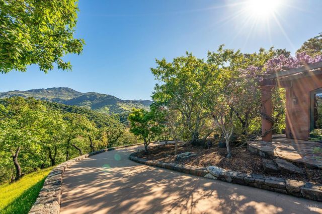 5975 Silverado Trl, Napa, CA 94558