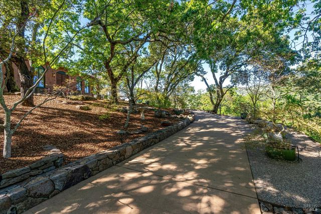 5975 Silverado Trl, Napa, CA 94558