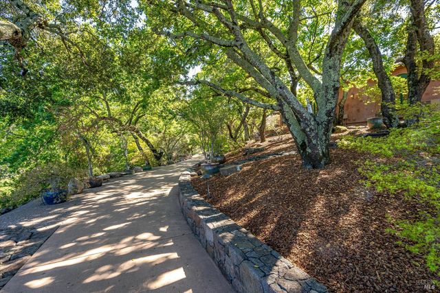 5975 Silverado Trl, Napa, CA 94558