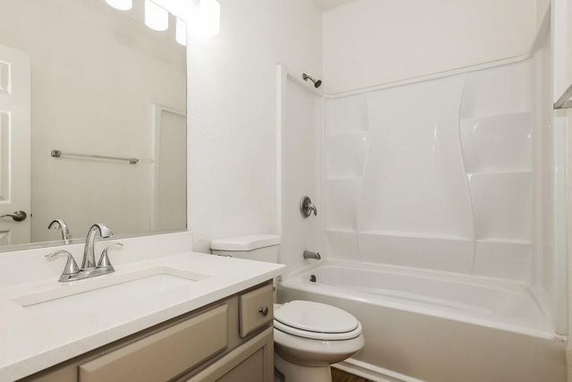 26 N 126th Avenue, Avondale, AZ 85323