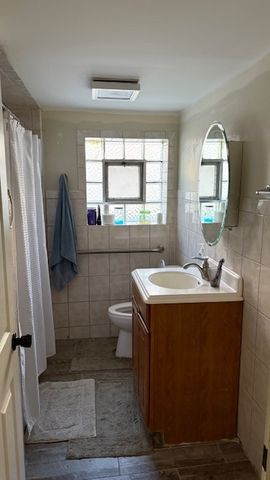 1207 N 20th Avenue, Melrose Park, IL 60160