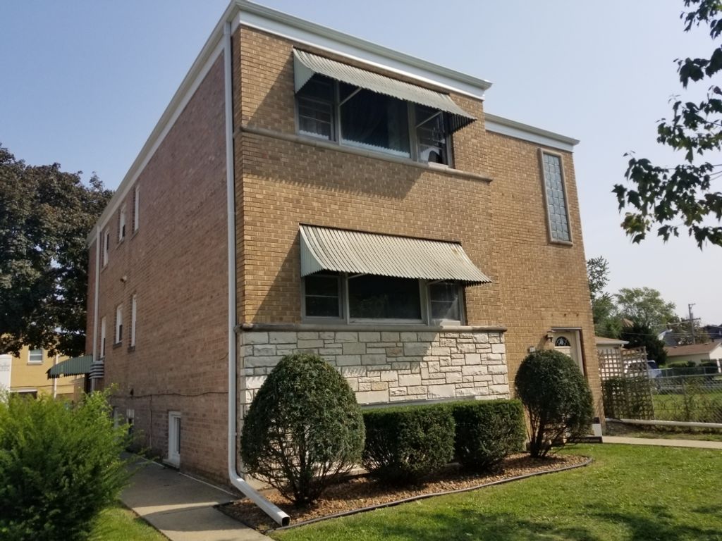 1207 N 20th Avenue, Melrose Park, IL 60160