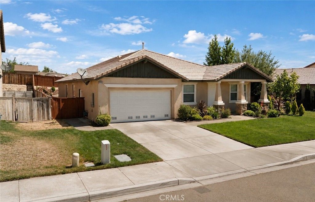 Image 2 of property listing at 16440 Field, Victorville, CA 92395